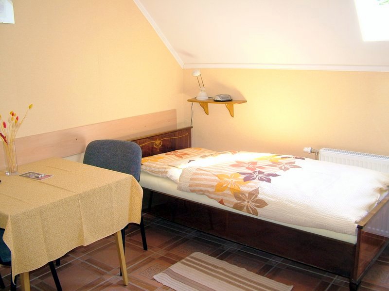 Gyula Apartment - single beds